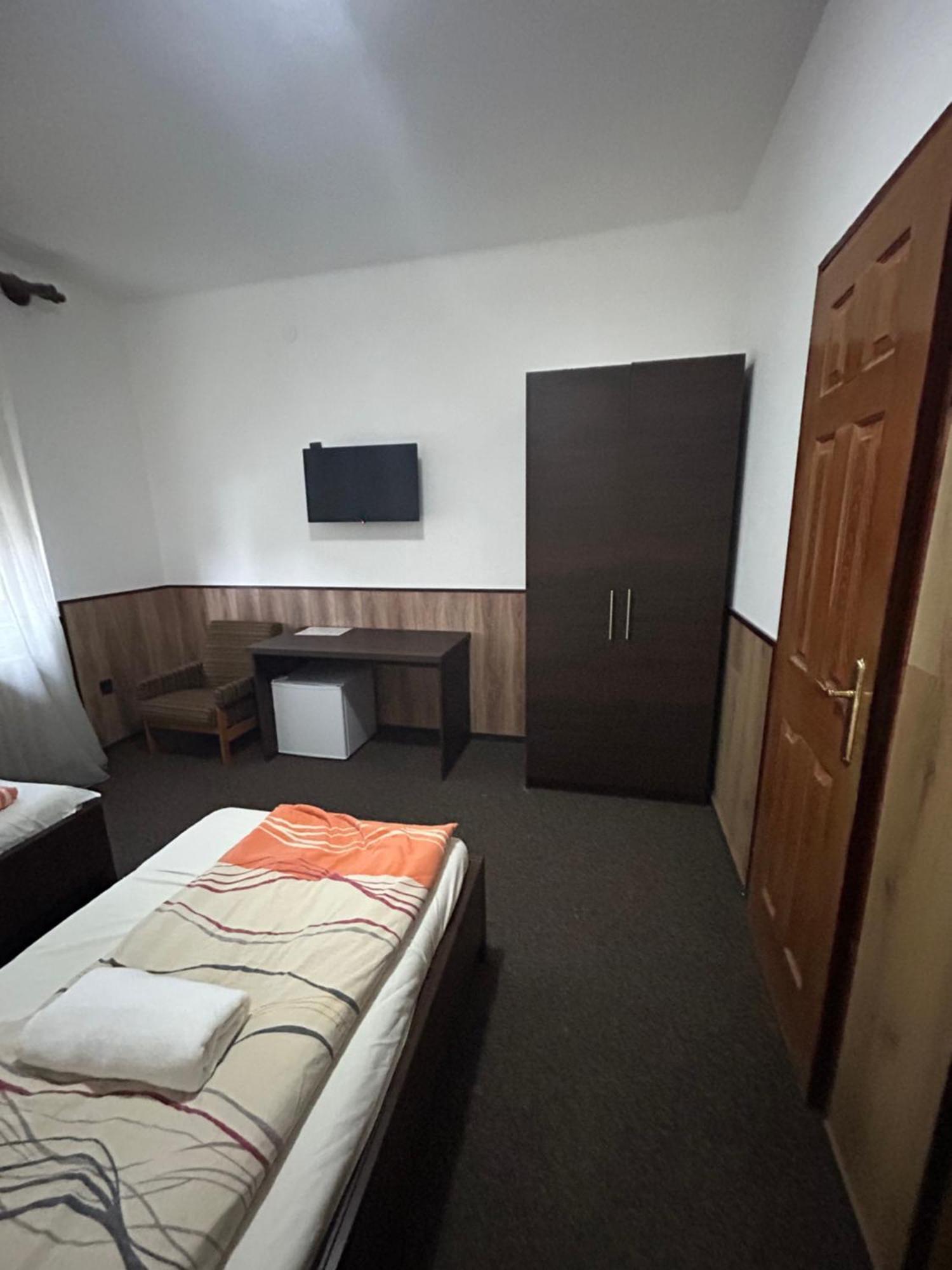 Rozsakert Panzio Hotel Nyiregyhaza Luaran gambar