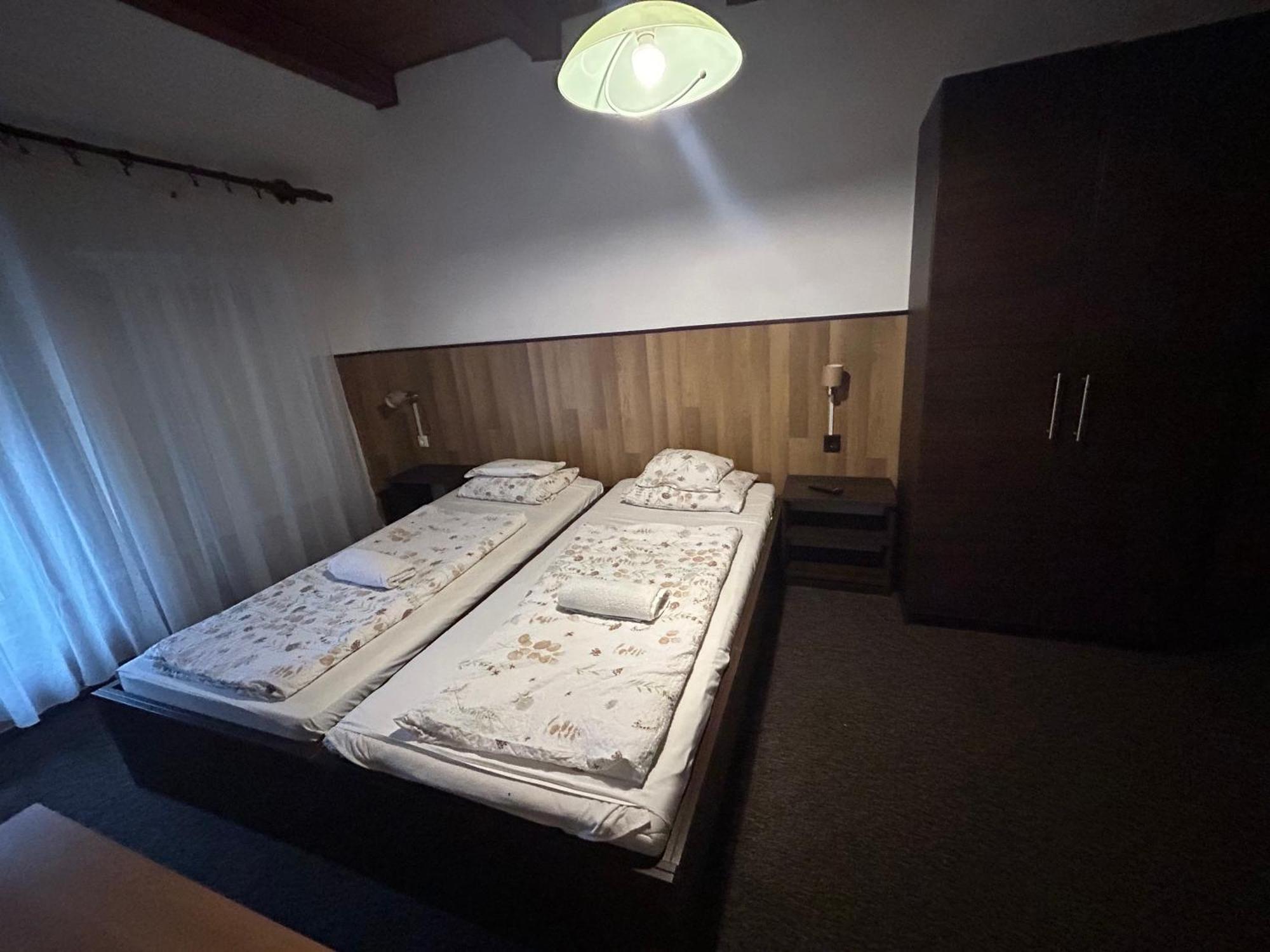 Rozsakert Panzio Hotel Nyiregyhaza Luaran gambar