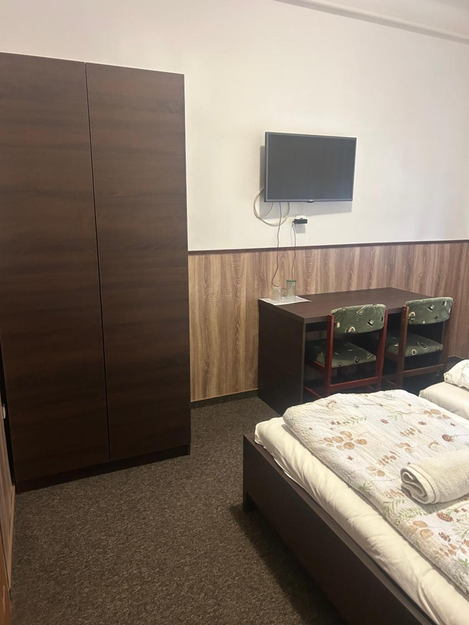 Rozsakert Panzio Hotel Nyiregyhaza Luaran gambar