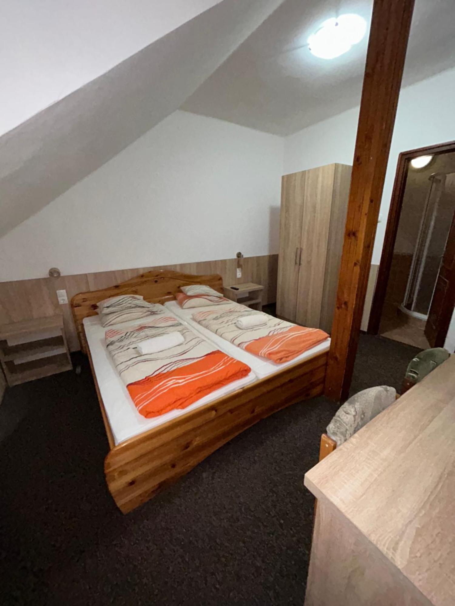 Rozsakert Panzio Hotel Nyiregyhaza Luaran gambar