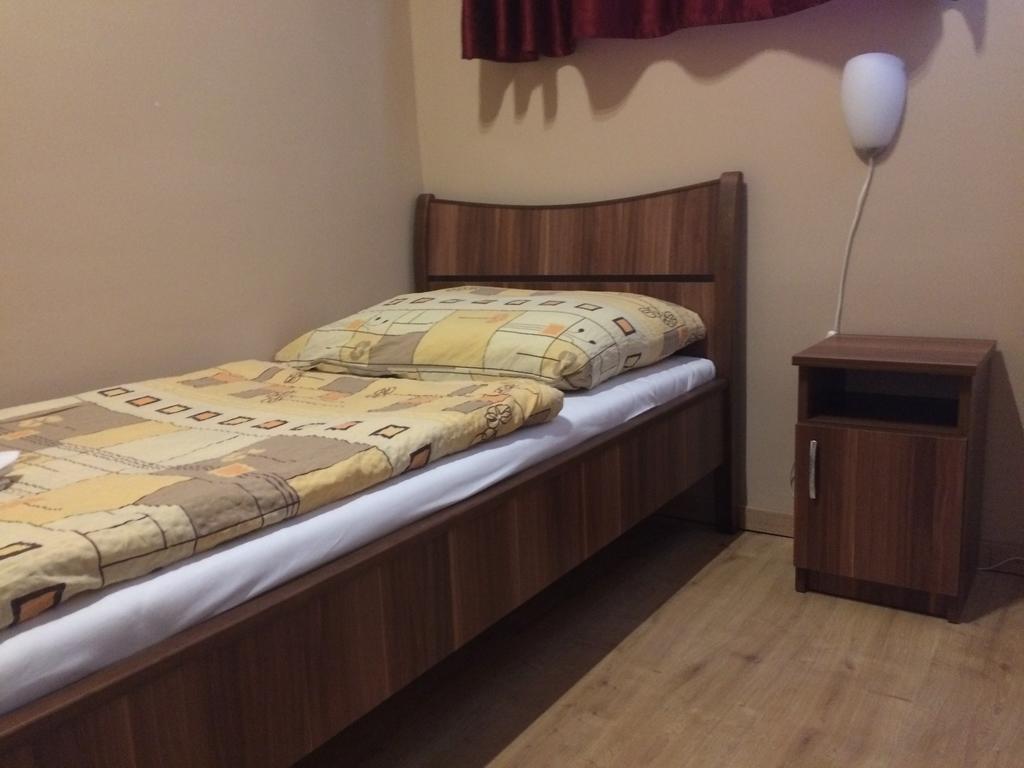 Rozsakert Panzio Hotel Nyiregyhaza Luaran gambar