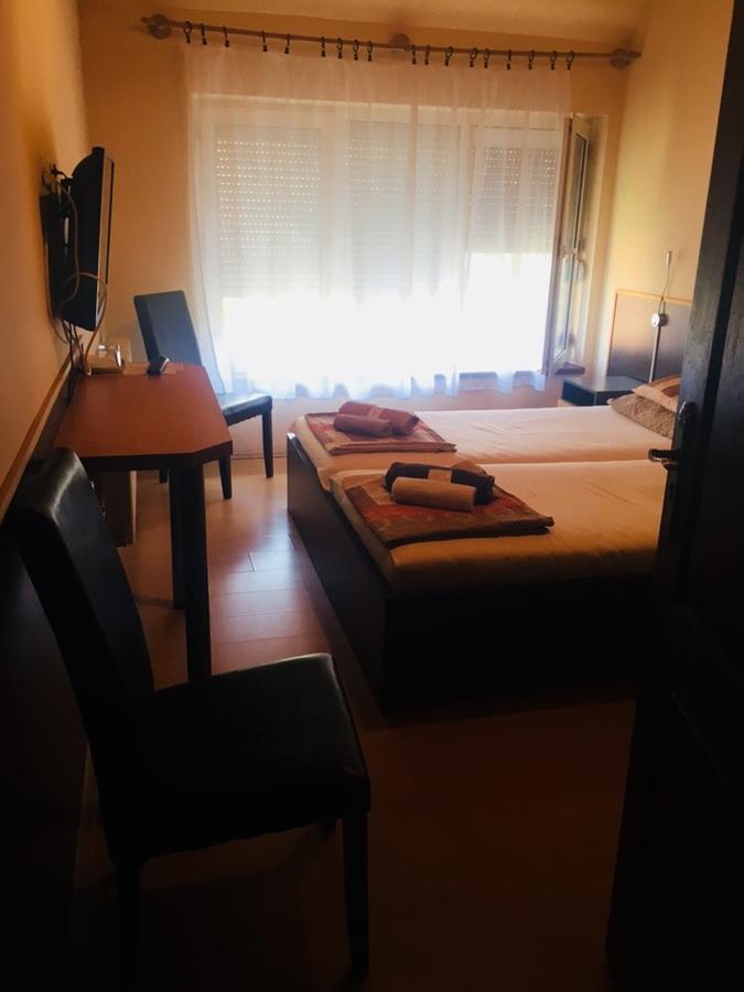 Rozsakert Panzio Hotel Nyiregyhaza Luaran gambar