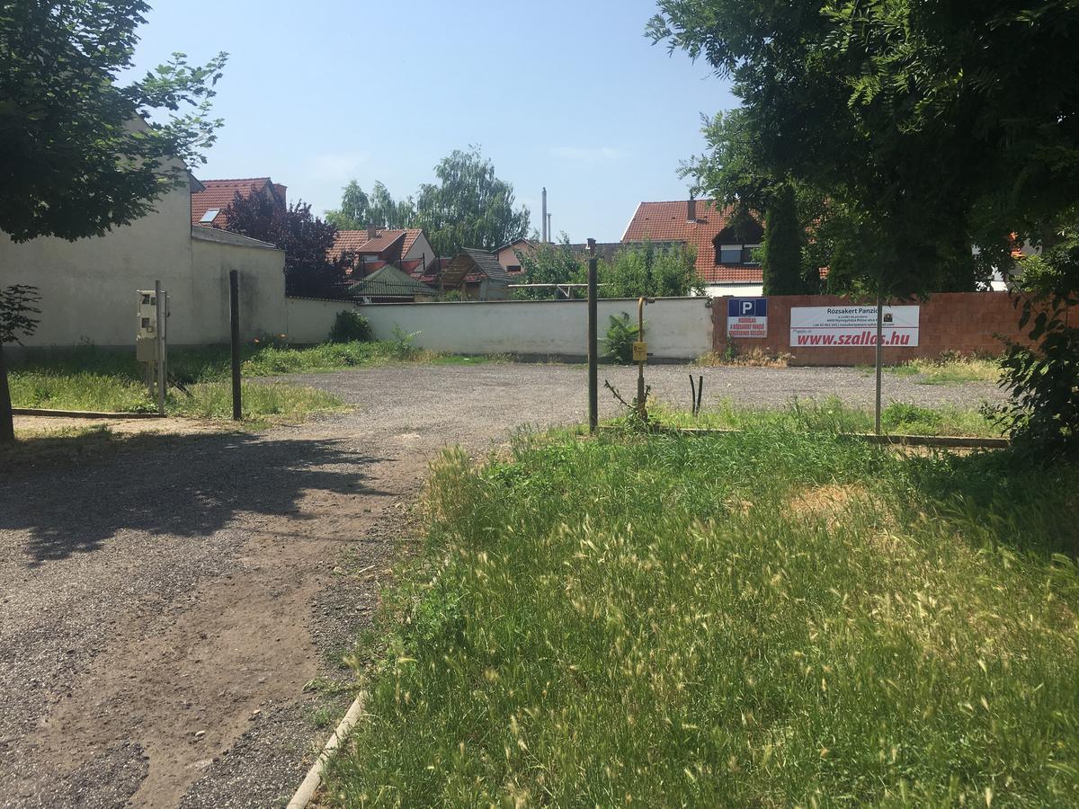 Rozsakert Panzio Hotel Nyiregyhaza Luaran gambar