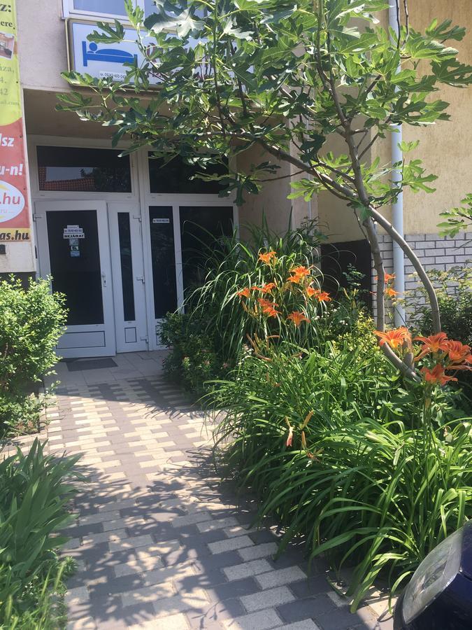Rozsakert Panzio Hotel Nyiregyhaza Luaran gambar